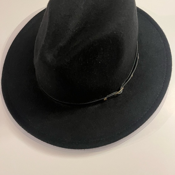 Stylish Black Fedora Hat - Picture 1 of 4